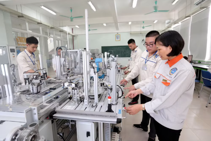 Chuyển mạnh từ 'trọng bằng cấp' sang 'trọng kỹ năng nghề', năng lực thực hành